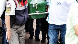 Sevgilisiyle tartışan genç barmen kendini astı