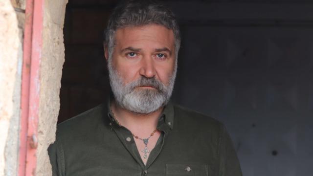 Adım Farah'ın Akbar'ı Burak Tamdoğan kimdir, kaç yaşında, nereli? Burak Tamdoğan hangi dizilerde rol aldı?