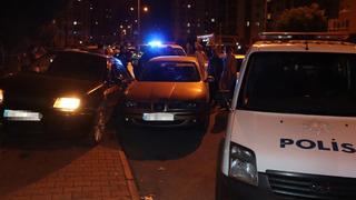 Boşanma aşamasındaki eşini araca zorla bindirdi, darbetti, kaza yaptı, kaçtı