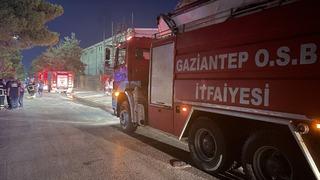 Gaziantep'te poşet fabrikasında çıkan yangın söndürüldü