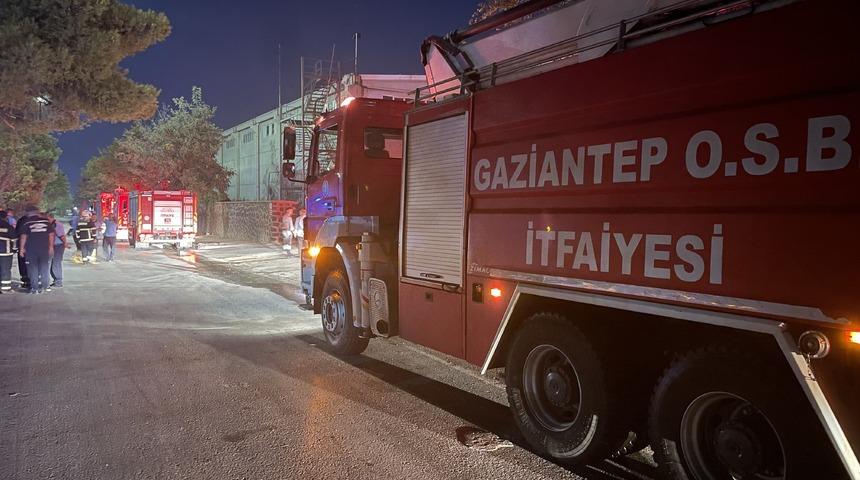 Gaziantep'te poşet fabrikasında çıkan yangın söndürüldü