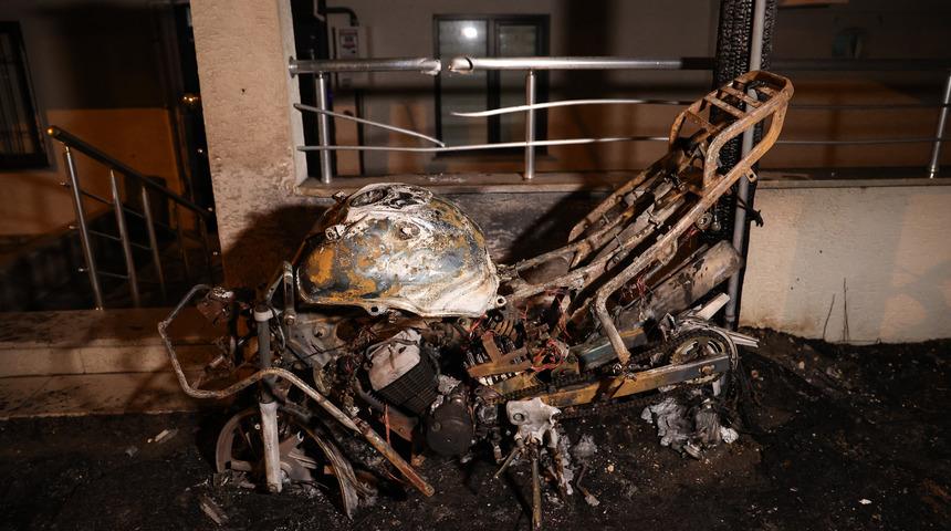 Beylikdüzü’nde doğal gaz tesisatında çıkan yangın hasara neden oldu