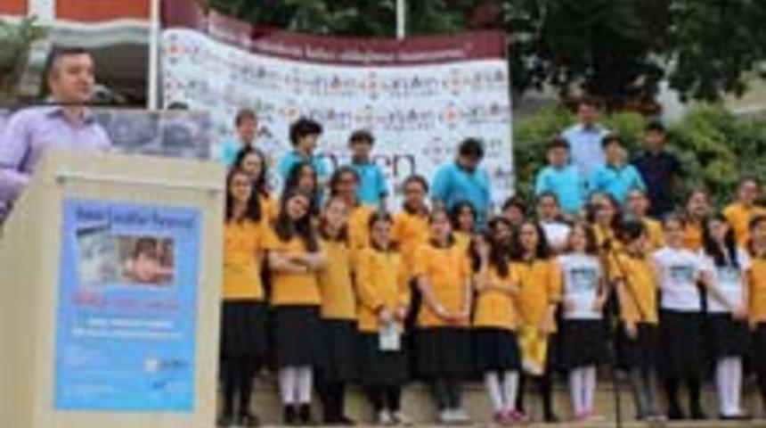 &Ccedil;ocuk Yazarların İmza G&uuml;n&uuml;