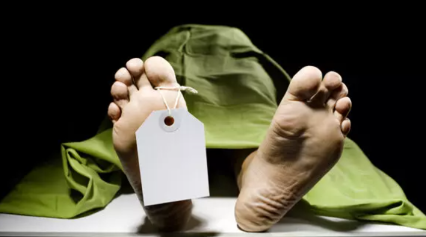 90 yaşındaki kadın öldüğü zannedilerek morga kaldırılmıştı! Morg görevlisi nefes aldığını fark edince ortalık karıştı