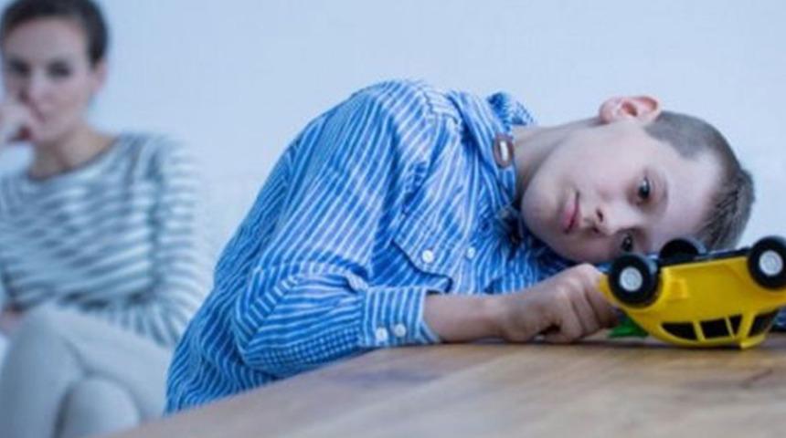 40 &ccedil;ocuktan 1'inde g&ouml;r&uuml;l&uuml;yor! Anne - babalar, bu belirtiler varsa dikkat