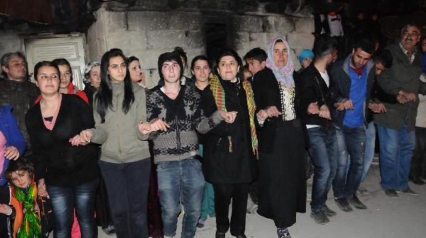 Leyla Zana'ya Hakkari'de coşkulu karşılama