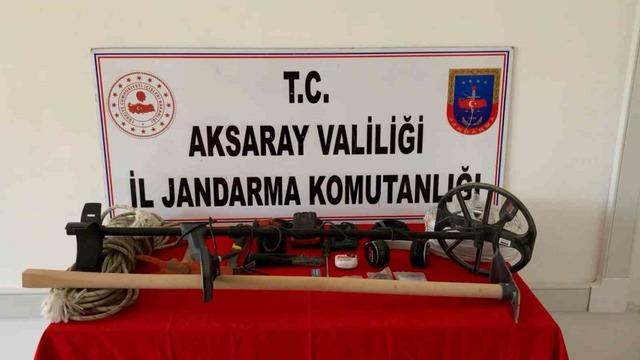 Aksaray’da define avcıları jandarmaya yakalandı