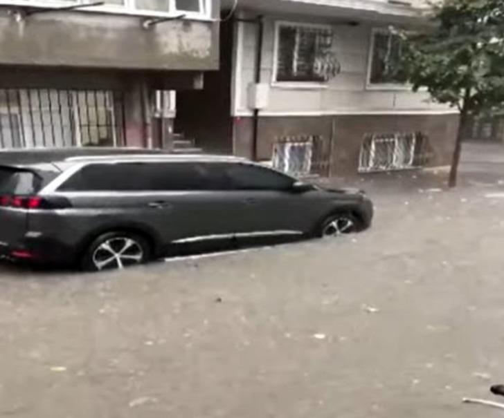 Son dakika: İstanbul'da beklenen yağmur başladı! Başakşehir, Sultangazi, Arnavutköy... Yollar göle döndü, AFAD'dan uyarı geldi