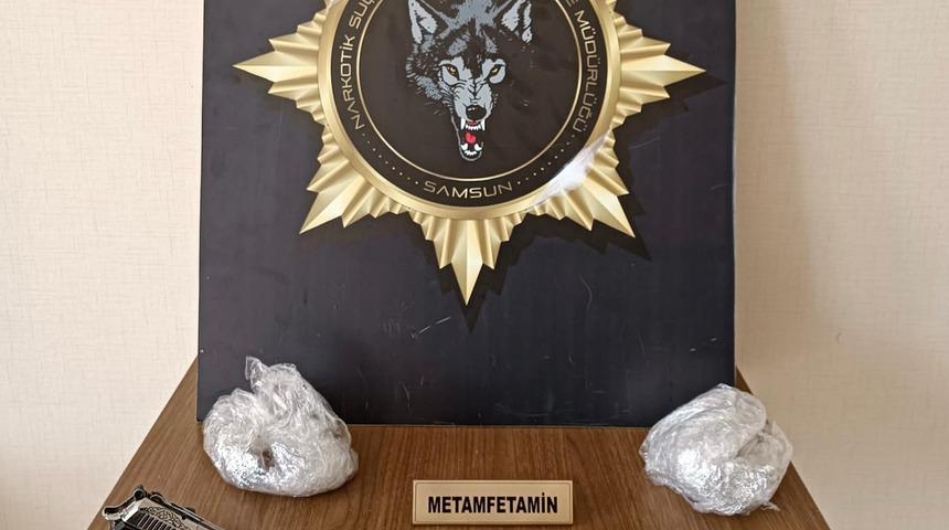 Samsun'da elektrikli süpürgeye gizlenmiş 1 kilogram uyuşturucu ele geçirildi