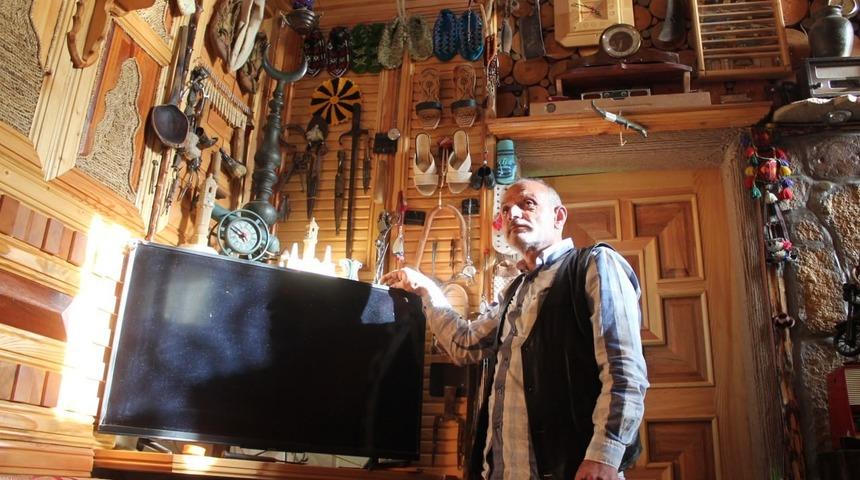 Baba ocağını restore edip kültür evine çevirdi bin parça antika eşyayı evinde sergiliyor