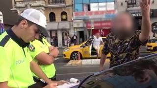 Polis ekiplerini adeta çileden çıkardı! Sözleri 'pes' dedirtti: Senin maaşını kim veriyor?