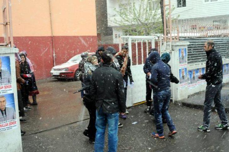 Diyarbakır'da kar sürprizi