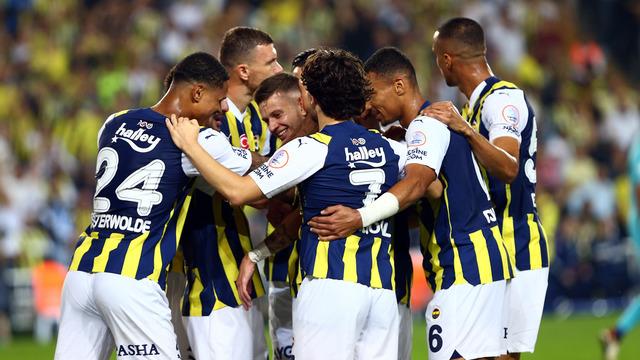 Fenerbahçe'nin liderliği bırakmaya niyeti yok