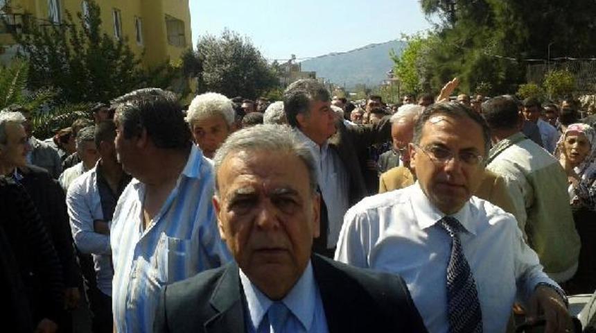 AK Parti'nin itirazda bulunduğu Bayındır'da bekleyiş