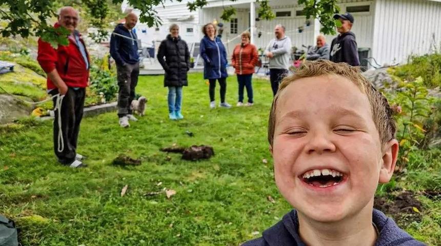 Kayıp altın küpeleri ararken buldukları karşısında büyük şaşkınlık yaşadılar! Bin yıllık... 