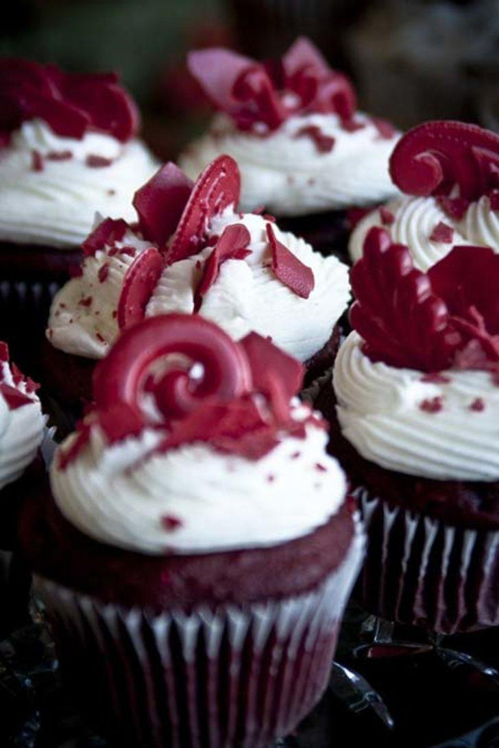 Kremalı Red Velvet Cupcake