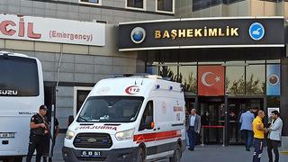 Hasta yakınları tarafından darbedilen asistan doktor yoğun bakımda