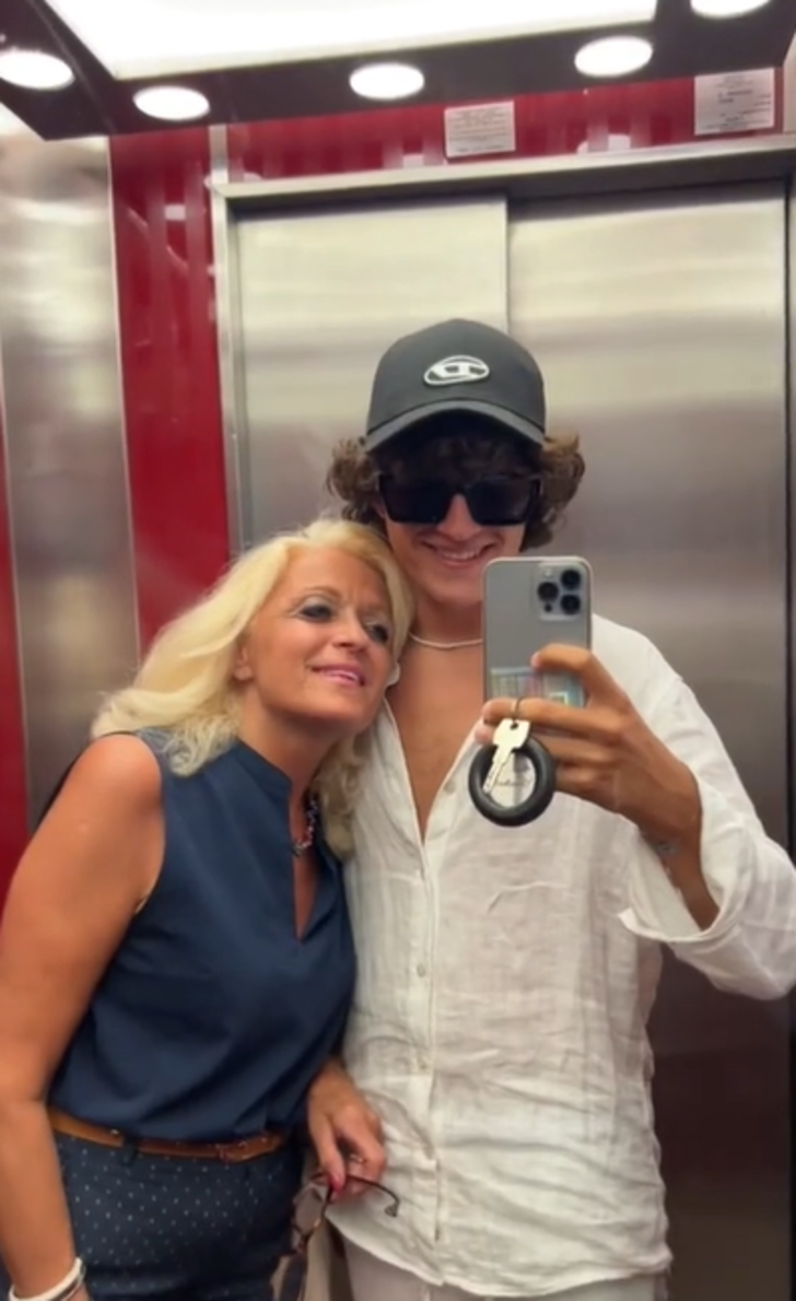 Kendisi 18 sevgilisi 57 yaşında! "Sugar mommy" paylaşımı sosyal medyada gündem oldu... Lüks hayatına yorum yağdı  G3