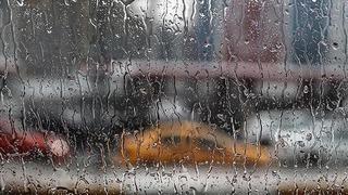 İstanbullular akşam saatlerine dikkat! Uyarılar peş peşe geldi, önce AKOM sonra Valilik: 'Mecbur kalmadıkça trafiğe çıkmamalı'