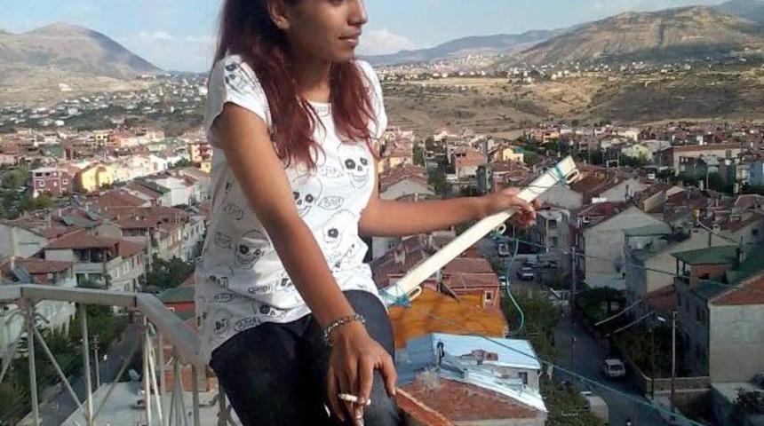 Birlikte yaşadığı erkek terk edince intihar etti