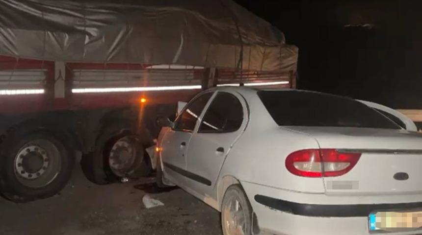 TIR'a çarpan otomobildeki polis ile eşinden acı haber!