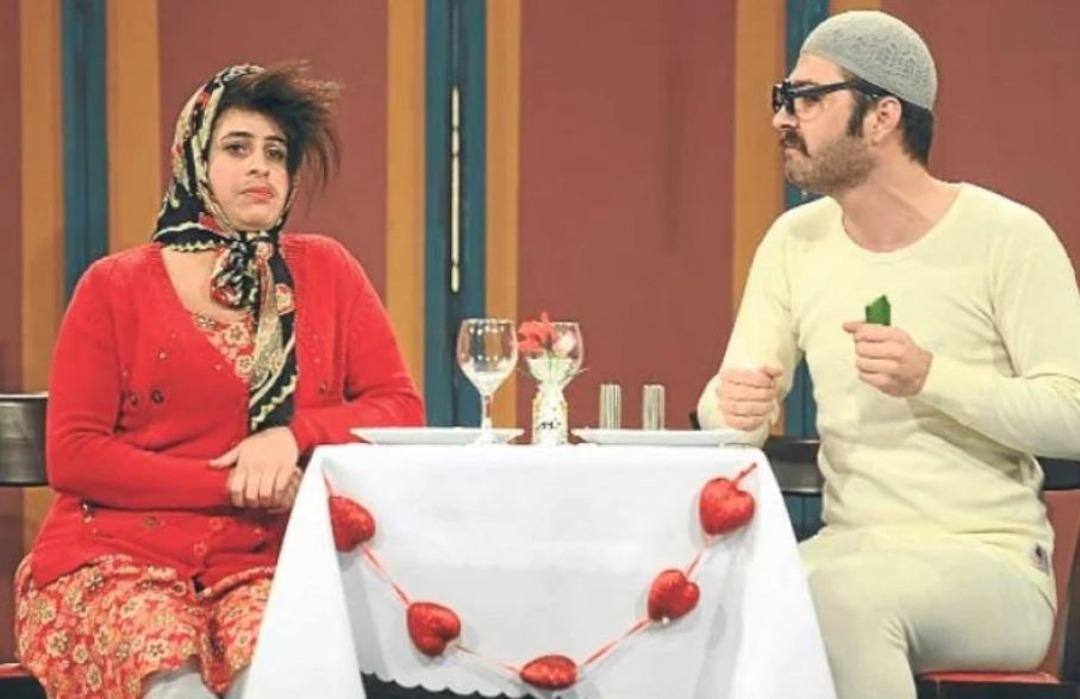 B&uuml;şra Pekin estetikli hali ve kısa sa&ccedil;larıyla bambaşka biri oldu! Sosyal medyanın diline d&uuml;ş&uuml;nce...