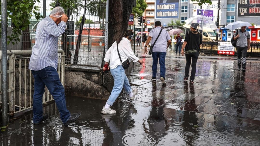 Meteoroloji uyardı: İstanbul dahil birçok kentte sağanak etkili olacak 1