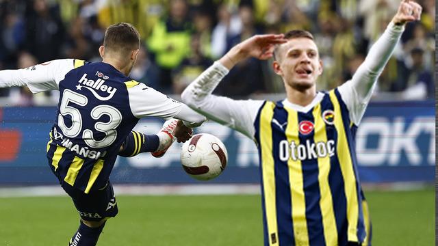 Fenerbahçe'nin yeni transferi Sebastian Szymanski bu sezon bir ilki başardı! Sadece 2 dakika yetti...