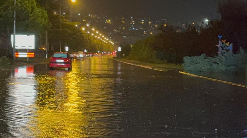 Samsun'da şiddetli yağış nedeniyle okullar tatil edildi! 