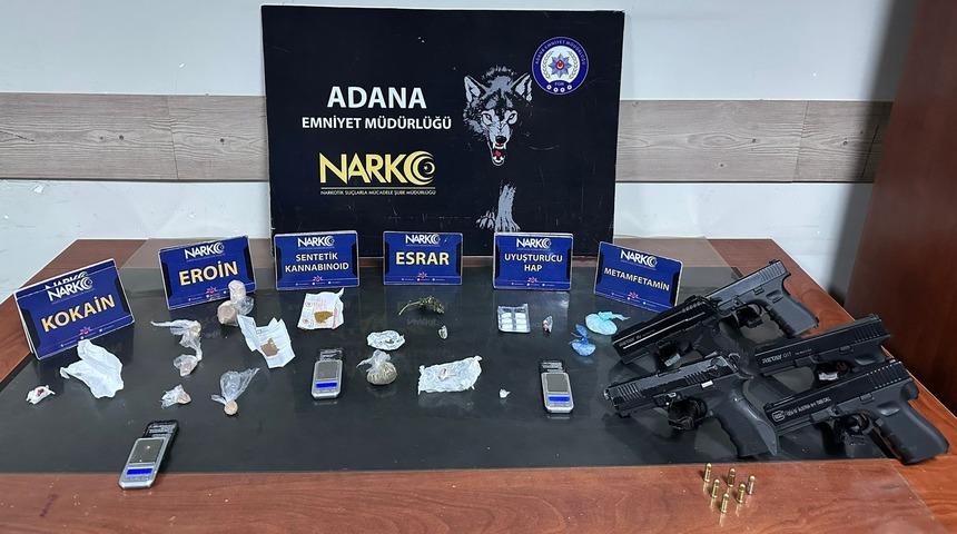 Adana'da uyuşturucu operasyonunda yakalanan 2 şüpheli tutuklandı