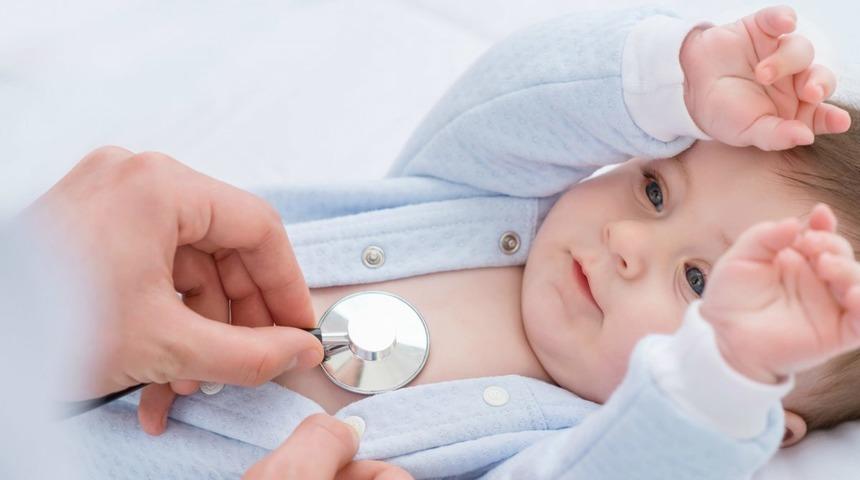 Anne babalar dikkat! Sakın göz ardı etmeyin, bu belirtiler varsa çocuğunuz kalp hastası olabilir