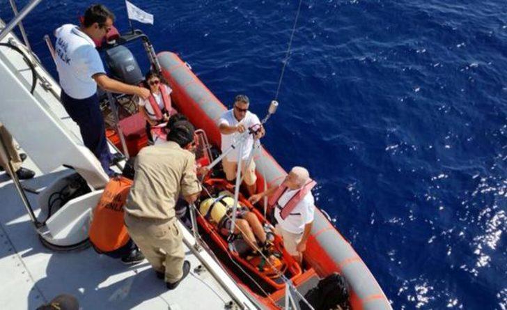 Tekneden düşen turisti, sahil güvenlik kurtardı