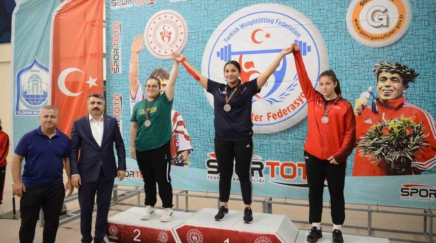 ’Naim’ler kıyasıya yarıştı