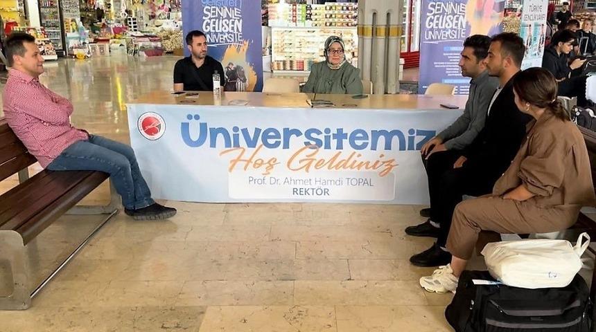 Kastamonu Üniversitesinden otogarda öğrencilere ‘hoş geldin’ karşılaması