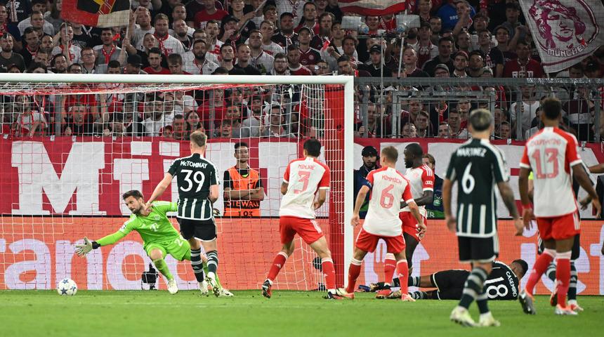 Bayern Münih - Leverkusen maçında o an herkesi şaşırttı! Kaleci Ulreich, görüntüden kayboldu...
