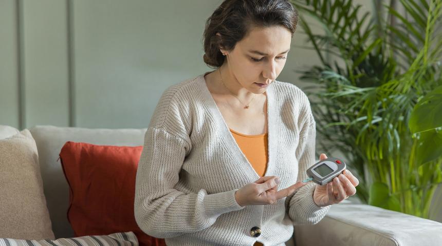 Kan şekeri düşüklüğü neden olur? Hipoglisemi nedir, nasıl tedavi edilir?	