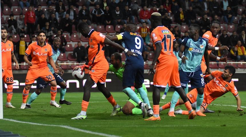 MAÇ SONUCU: Kayserispor ile Başakşehir yenişemedi! Çağdaş Atan, eski takımından 1 puan aldı...