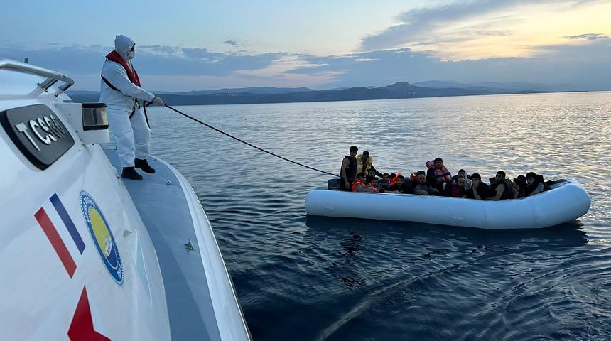 Çanakkale açıklarındaki operasyonlarda 165 düzensiz göçmen karaya çıkarıldı