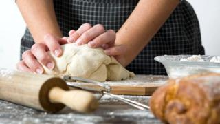 Artan ekmek fiyatlarına sağlıklı ve ekonomik bir çözüm: Evde ekmek yapmanızı sağlayacak ürünler