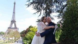 Balayı dönüşünde aldığı haberle hayatı bir anda değişti! Hayallerini dondurmuştu... Kanseri yenen genç kadın anne oldu 