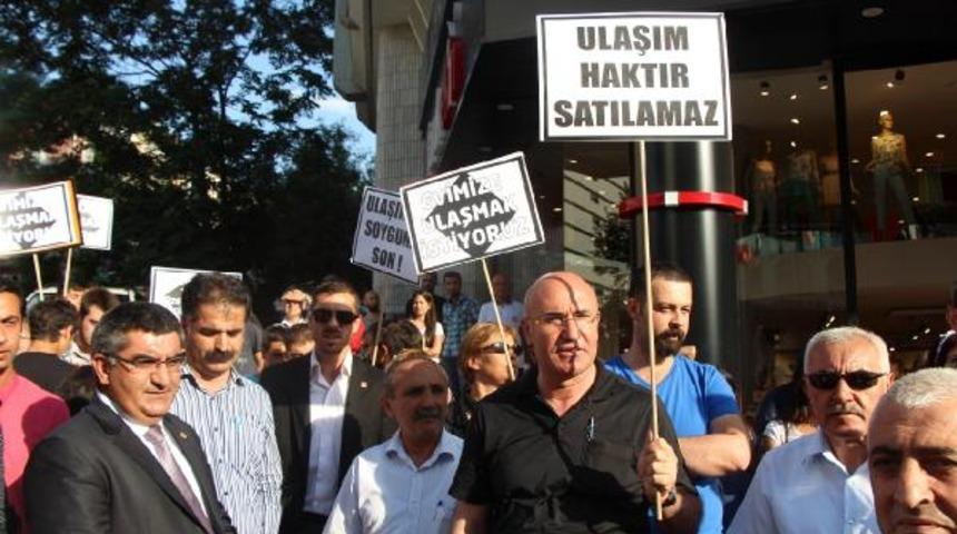 Vekillerin katıldığı eyleme biber gazlı müdahale