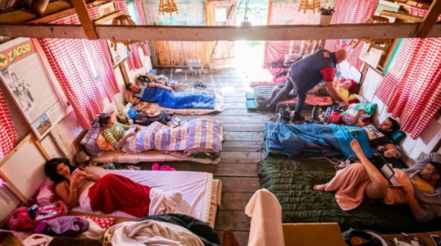 Karadağ'da ilginç yarışma! "Uzun yatma" yarışında 46 gün geride kaldı... Yata yata şampiyonluk kovalıyorlar