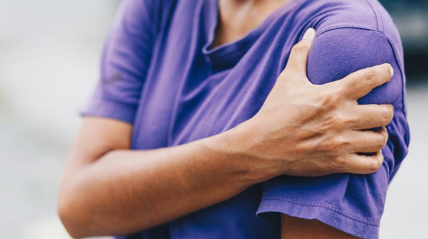 Omuz düşüklüğü nedir? Omuz düşüklüğü neden olur?