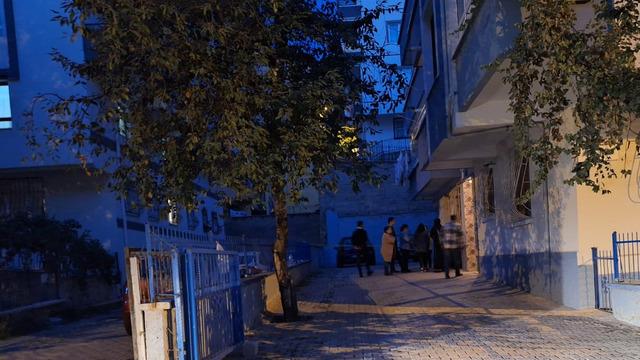 Erkek arkadaşıyla görüşmesini istemeyen annesini öldürdü, 10 katlı binaya çıkıp intihar etti