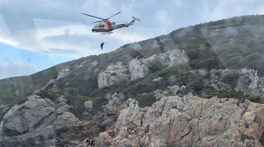İzmir açıklarında geri itilen 40 düzensiz göçmen kurtarıldı