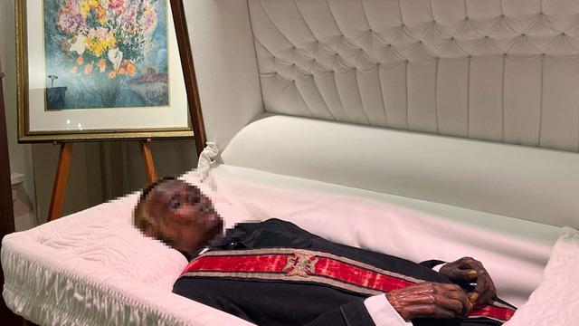 128 yıl önce hayatını kaybetmişti! Mumya olarak yıllarca sergilendi... Artık törenle toprağa gömülecek