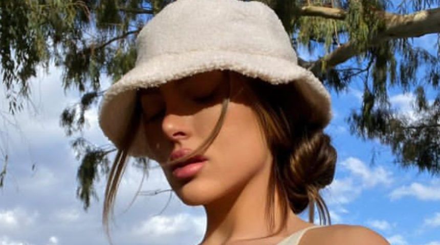 Sosyal medya fenomeni Julia Sandoval spor yaptığı anları paylaştı! Kendisini yere atıp esnedikçe esnedi