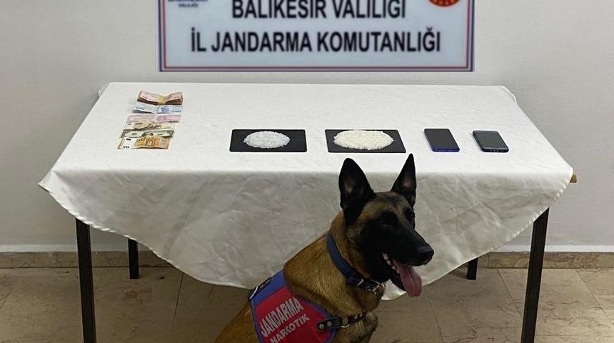 Balıkesir’de jandarmadan uyuşturucu operasyonu