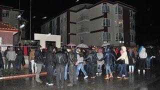 Öğrenciler, yurt yolundaki tacizi yürüyüşle protesto etti