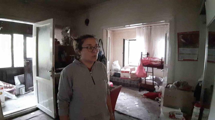 Rögar tıkandı, vatandaşın evi atık suyla doldu